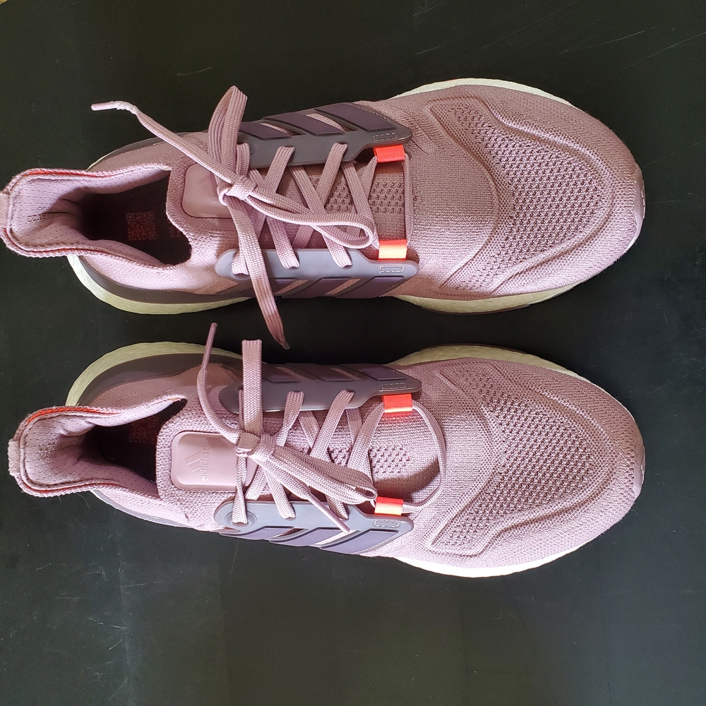 ADIDAS BOOST Women's Athletic Shoes LIKE NEW Pinkish/Purple 9.5